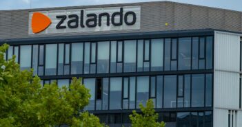 Zalando wächst zu einem der führenden Online-Modehändler Europas. (Foto: AdobeStock 945640349- kittyfly)